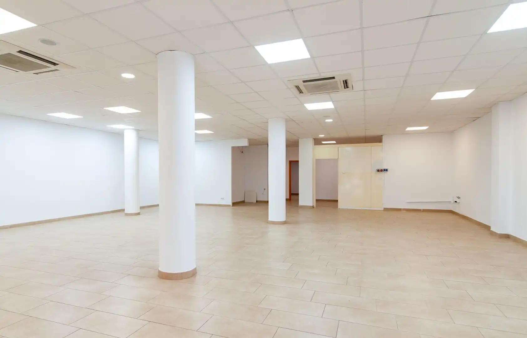 Local comercial de lloguer a Carrer La Granada, imagen 5
