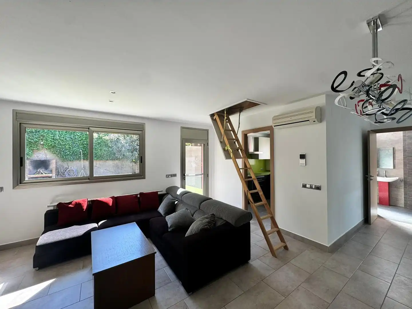 Sala de estar de Casa o chalet en venta en Vallirana con Aire acondicionado, Calefacción y Terraza