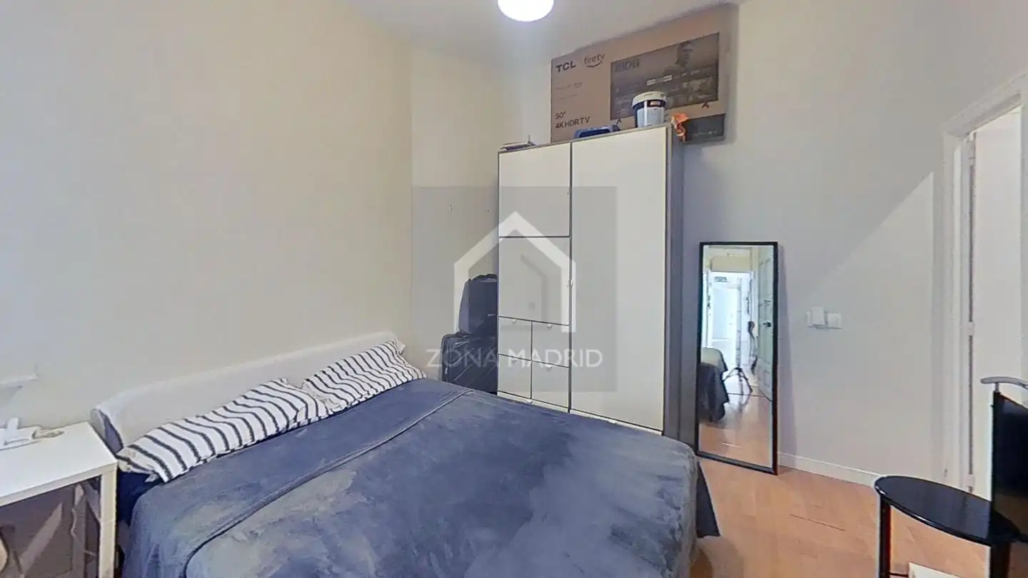 Habitación de Piso en venta en Madrid con Trastero
