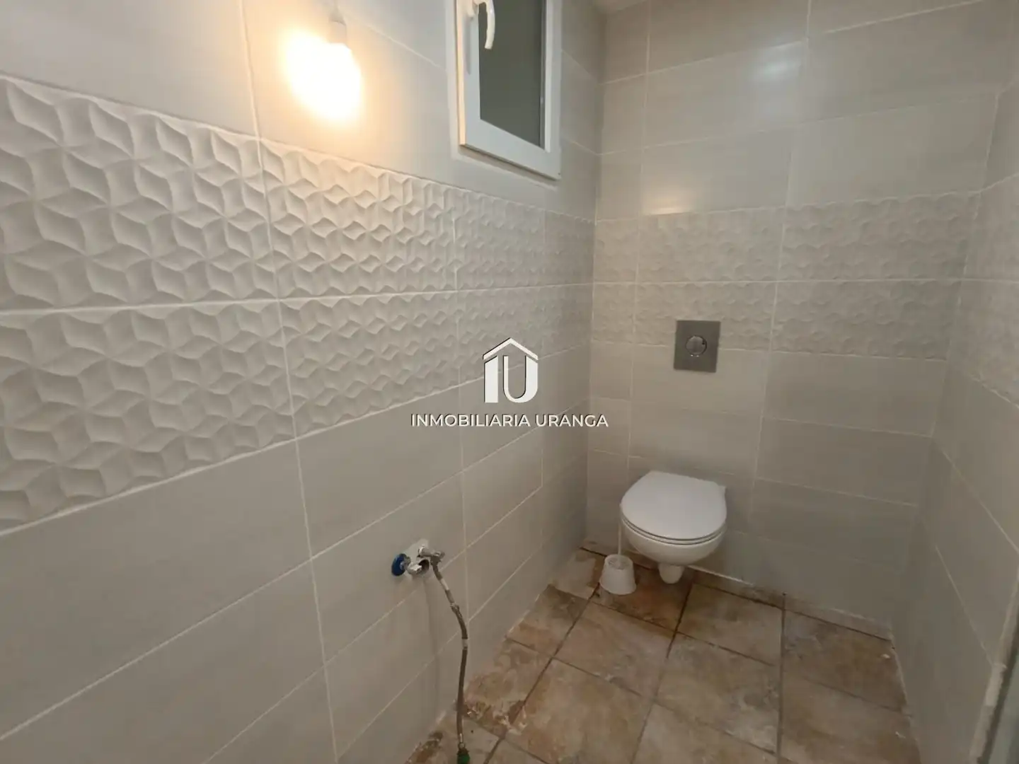Badezimmer von Geschaftsraum zum Verkauf in Laredo