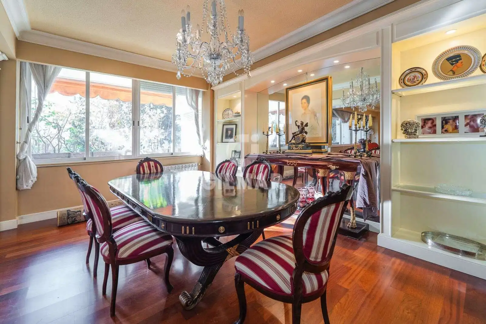 Comedor de Piso en venta en Madrid con Calefacción, Jardín privado y Trastero