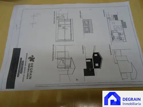 Casa adosada en venda en Oviedo  amb Jardí privat