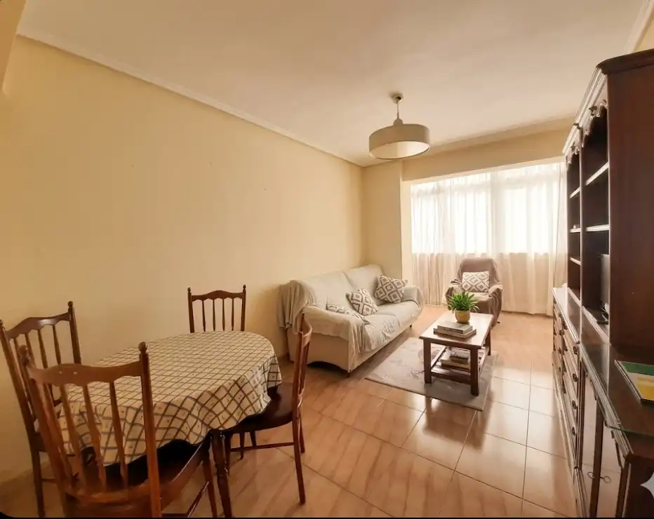 Sala de estar de Piso para compartir en Ponferrada con Calefacción, Amueblado y Horno