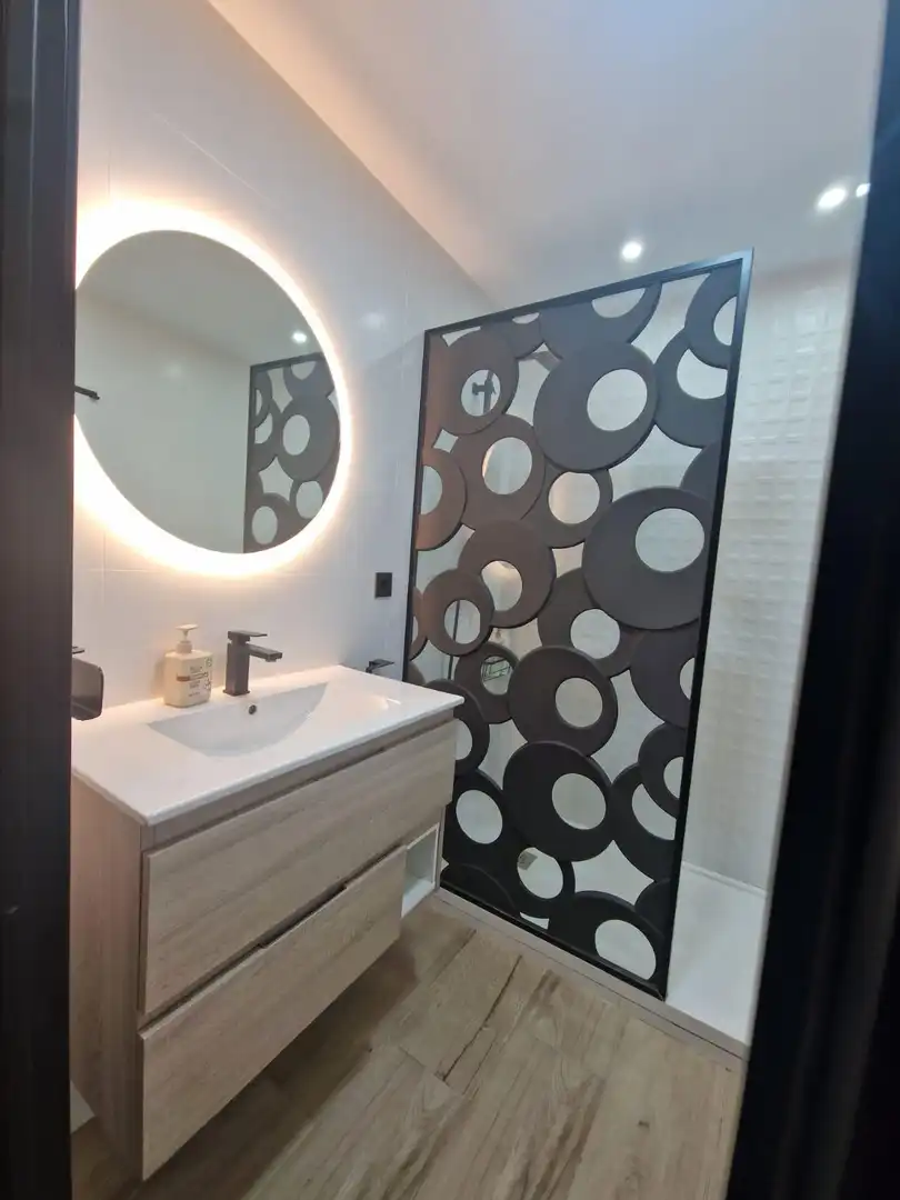 Baño de Piso de alquiler en Cádiz con Aire acondicionado, Calefacción y Terraza