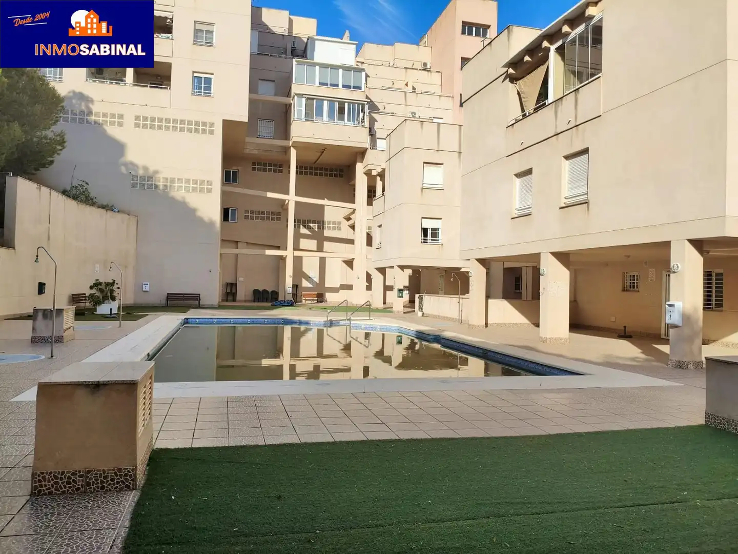 Piscina de Piso en venta en Roquetas de Mar con Aire acondicionado, Terraza y Piscina comunitaria