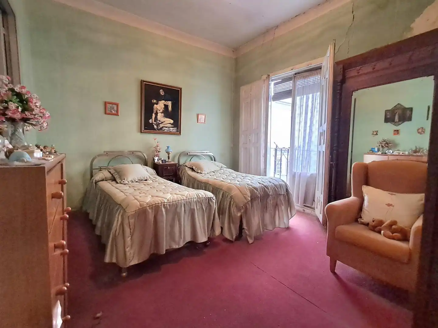 Habitación de Piso en venta en Madrid con Balcón