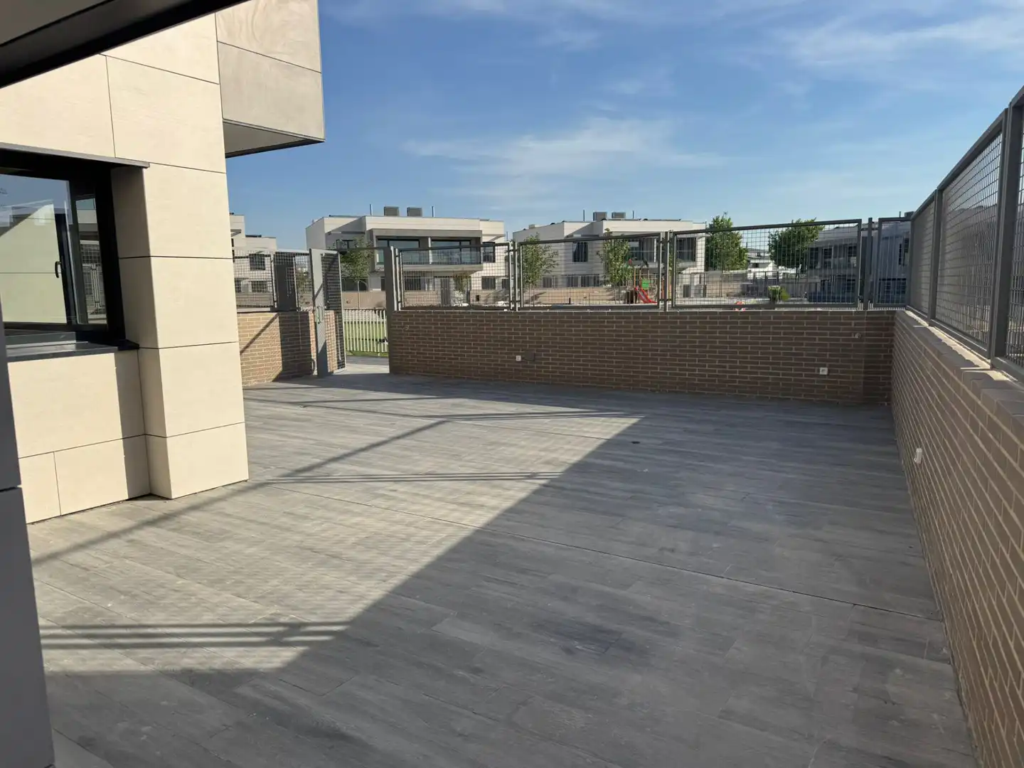 Terraza de Casa adosada en venta en Boadilla del Monte con Aire acondicionado, Calefacción y Jardín privado