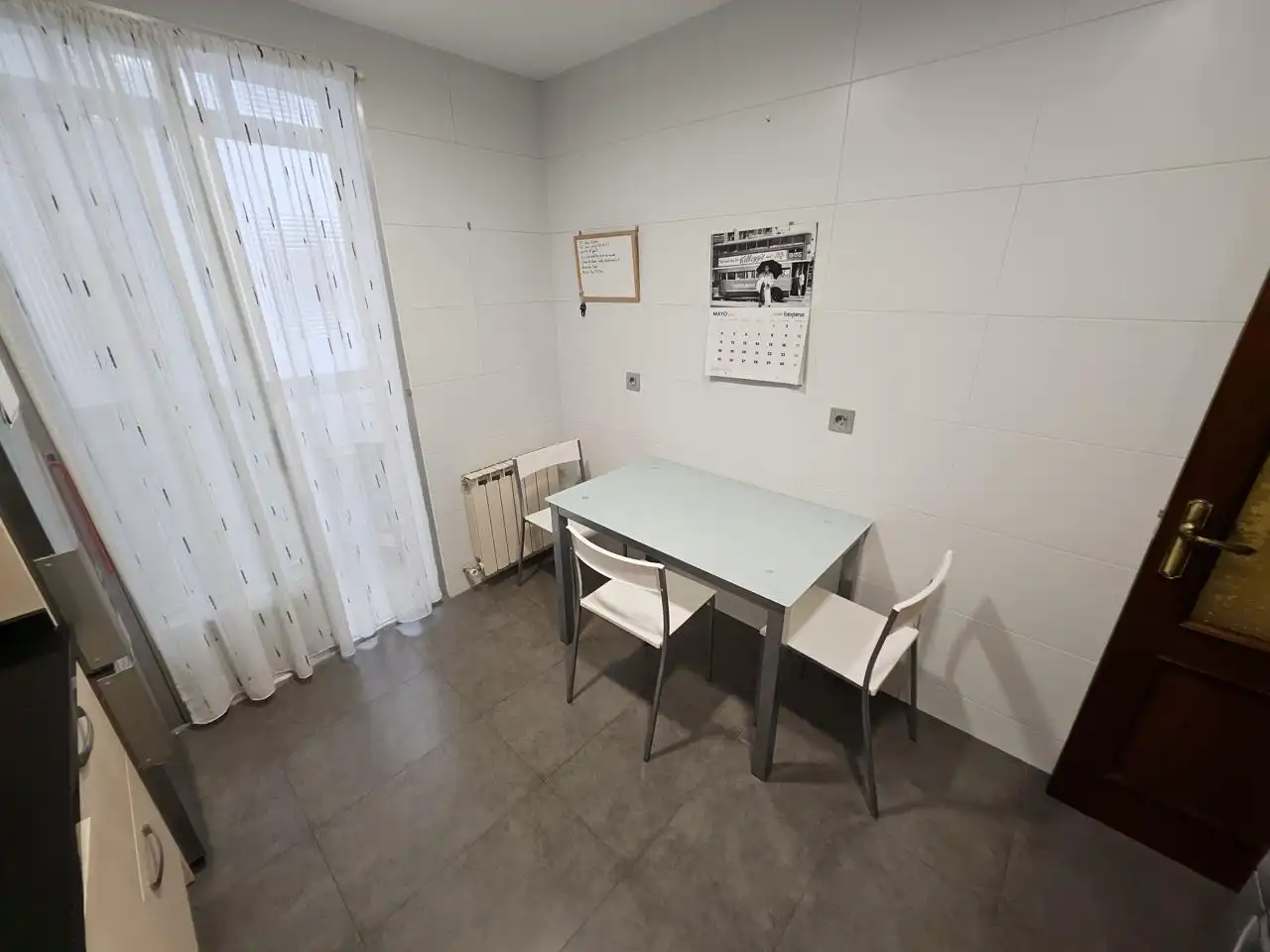 Comedor de Piso en venta en Burlada / Burlata con Calefacción, Parquet y Balcón