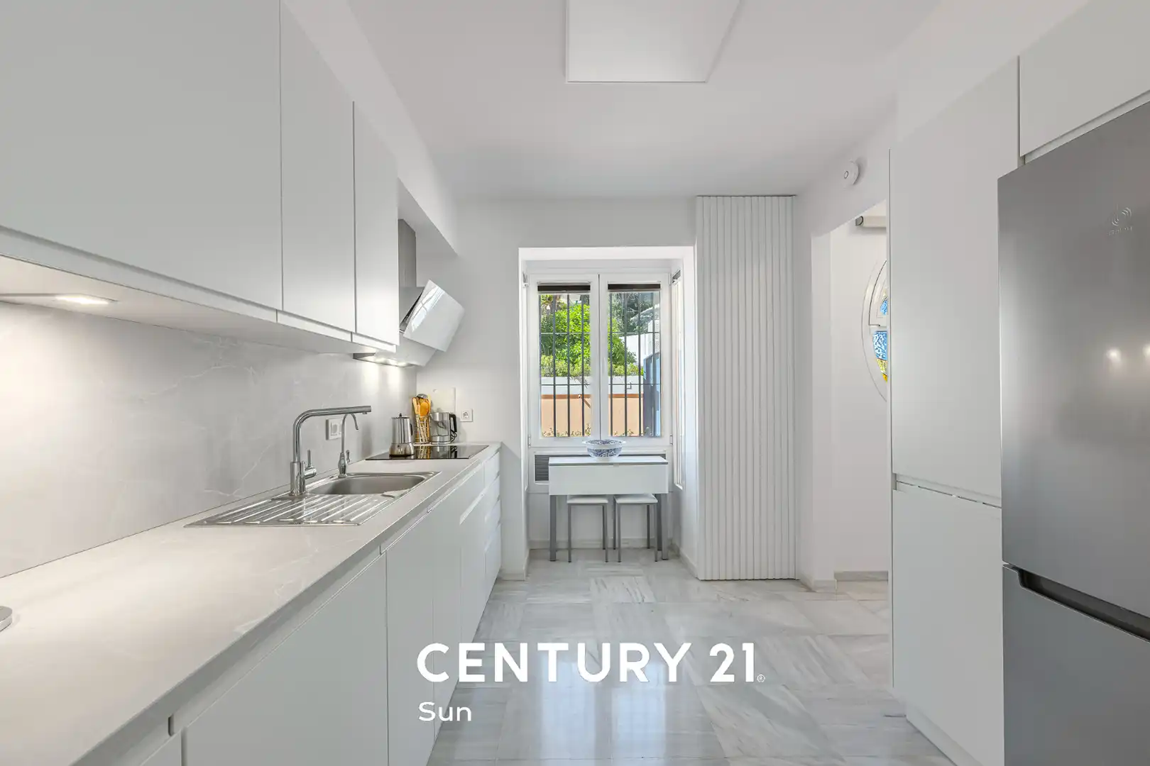 Cocina de Casa adosada en venta en Marbella con Aire acondicionado, Calefacción y Jardín privado