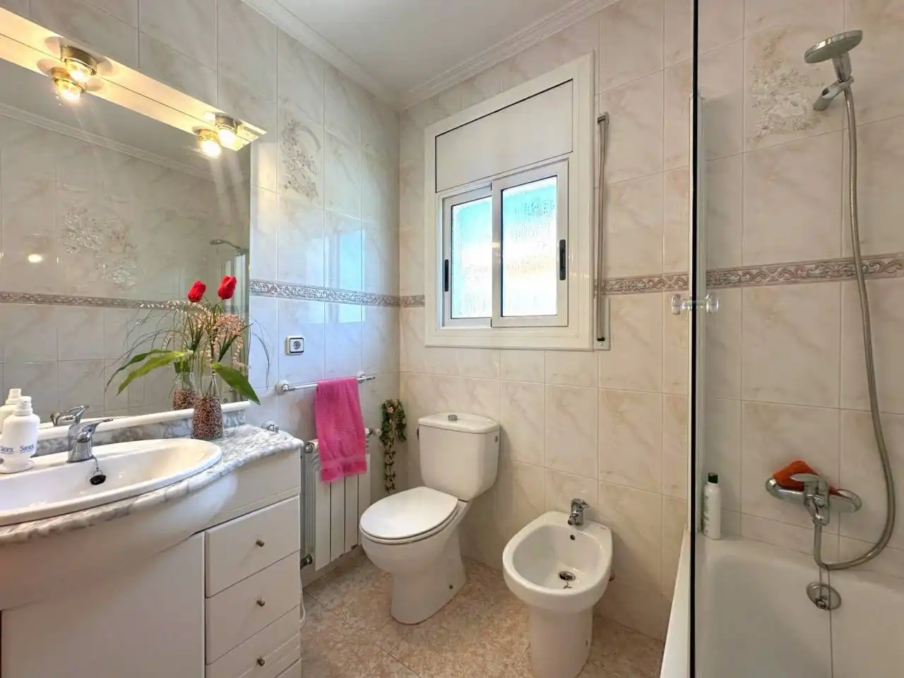 Badezimmer von Haus oder Chalet zum Verkauf in Lliçà d'Amunt mit Heizung und Privatgarten