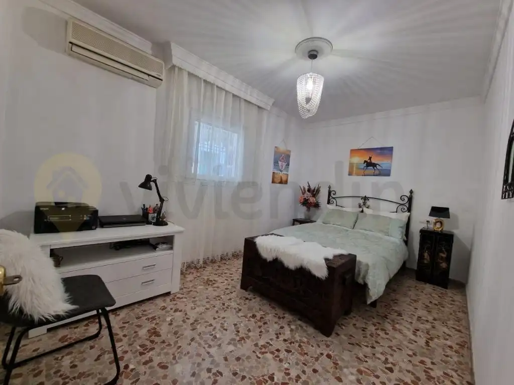 Dormitori de Casa o xalet en venda en Chiclana de la Frontera amb Aire condicionat, Jardí privat i Terrassa
