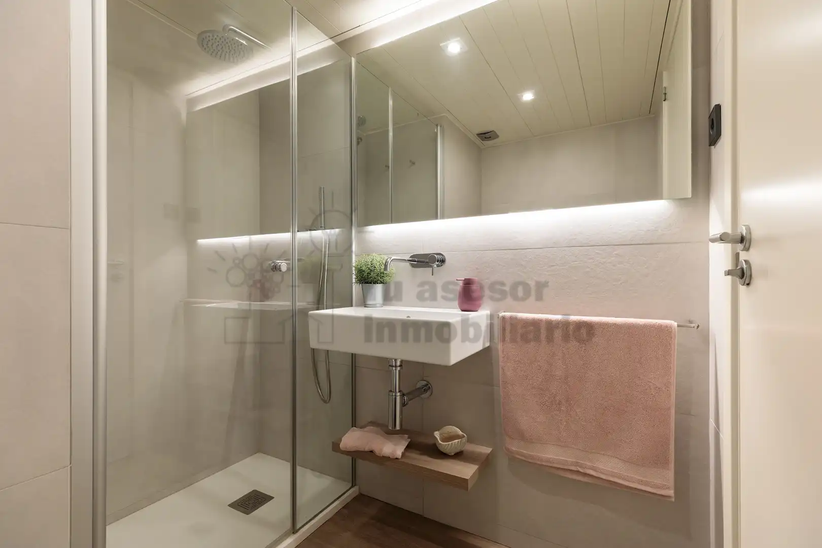 Baño de Piso en venta en Barcelona con Aire acondicionado, Calefacción y Jardín privado