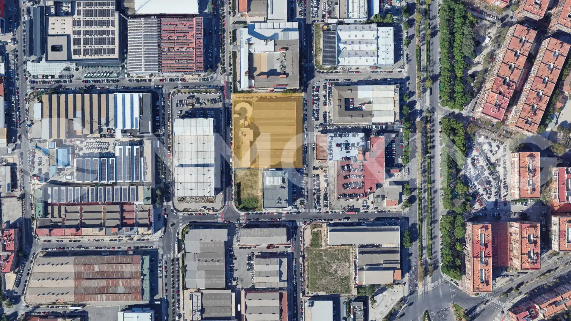 Außenansicht von Fabrikhallen zur Miete in Valencia mit Heizung