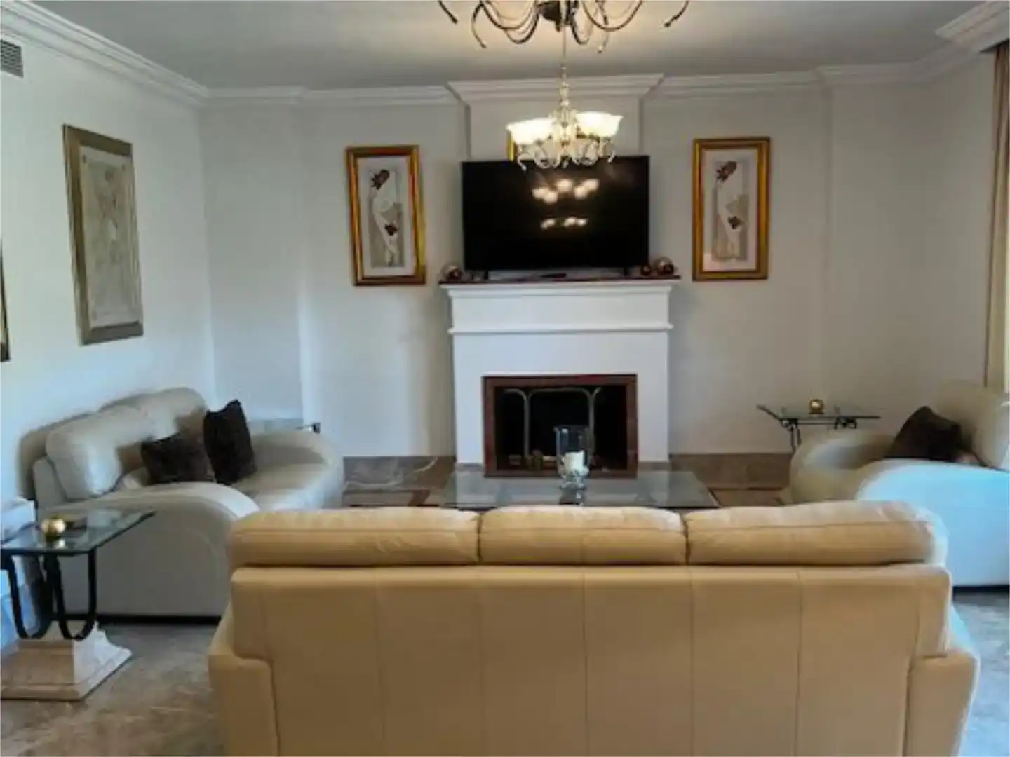 Wohnzimmer von Wohnung zur Miete in Marbella mit Klimaanlage, Privatgarten und Möbliert