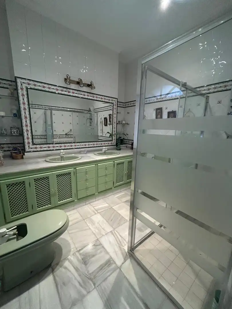 Bathroom of Houses for sale in Utrera