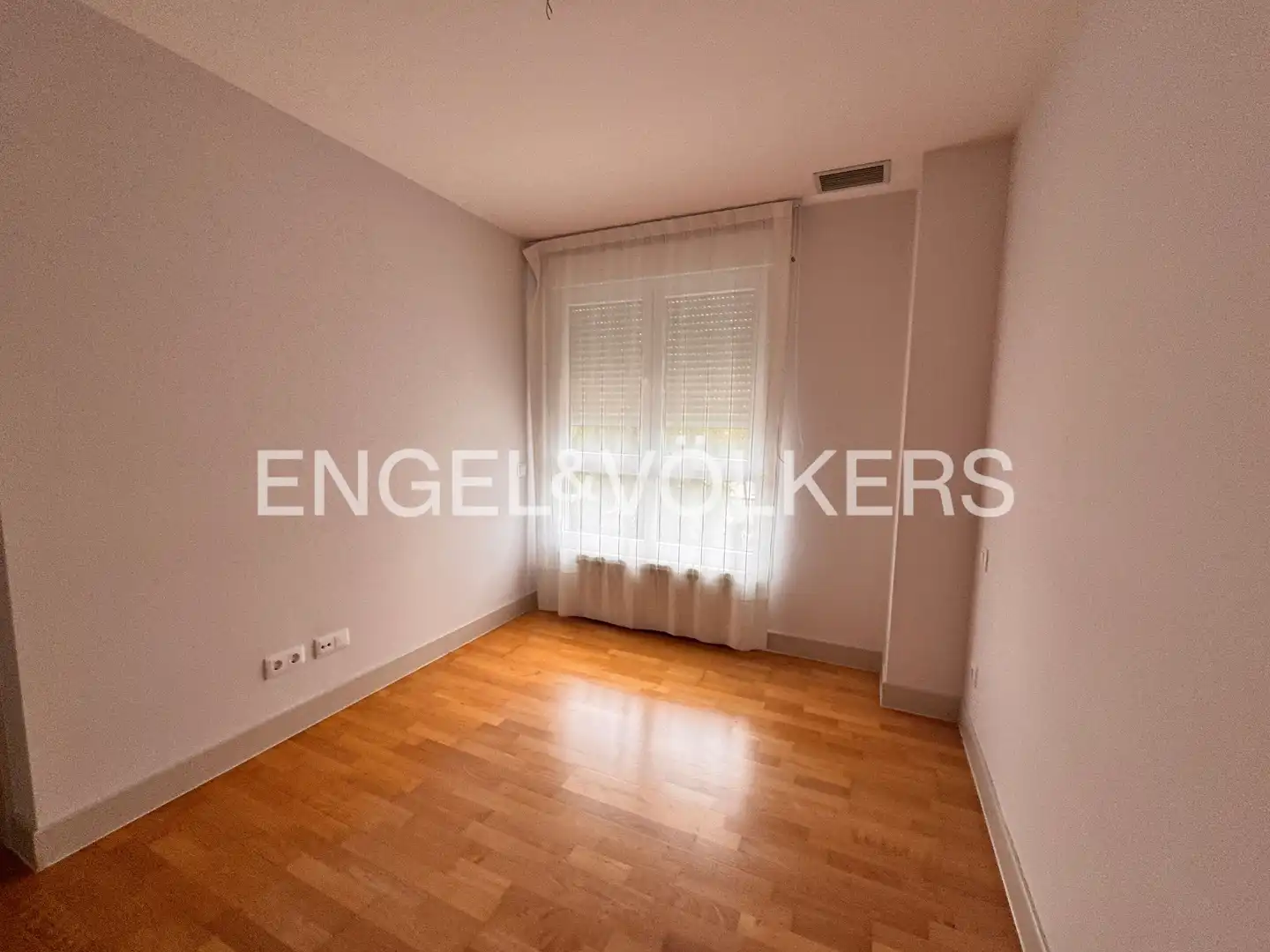 Bedroom of Flat for rent in Majadahonda  with Air Conditioner, Heating and Private garden