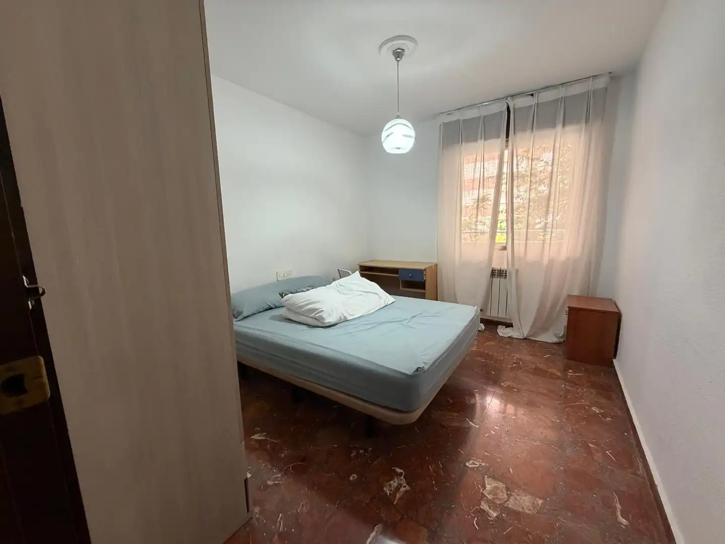 Habitación de Piso para compartir en Jaén con Aire acondicionado, Calefacción y Amueblado