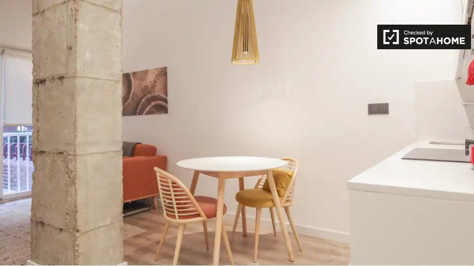 Dining room of Flat for rent in Madrid  with Air Conditioner, Heating and Furnished