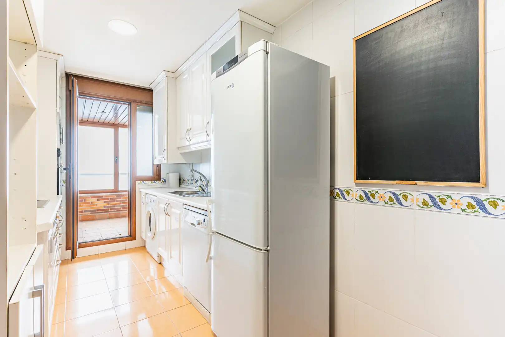 Cocina de Ático en venta en Majadahonda con Aire acondicionado, Calefacción y Jardín privado