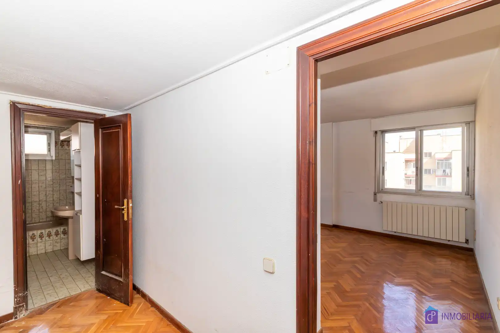 Flat for sale in Zaragoza  with Air Conditioner and Heating
