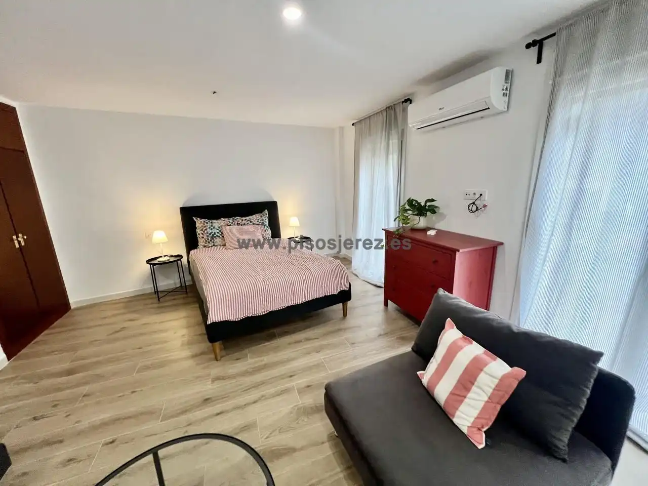 Study for rent in Calle Santo Domingo, Divina Pastora - La Yeguada
