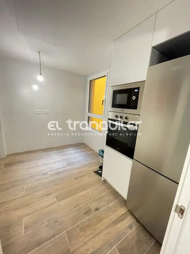 Appartamento con piscina in affitto a Calle Gales, imagen 8