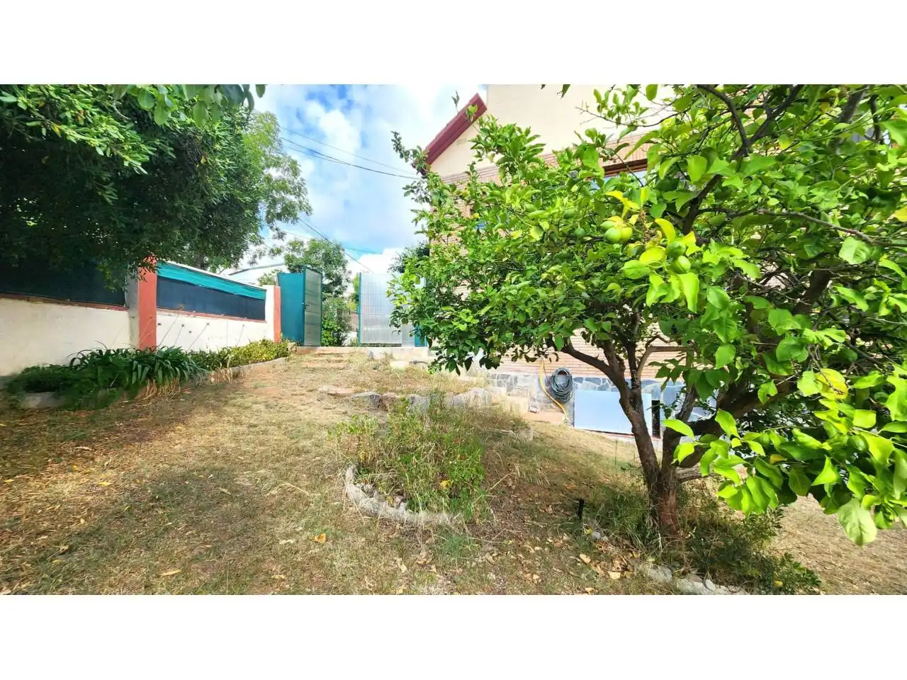 Jardí de Casa o xalet en venda en Barberà del Vallès amb Aire condicionat, Calefacció i Jardí privat