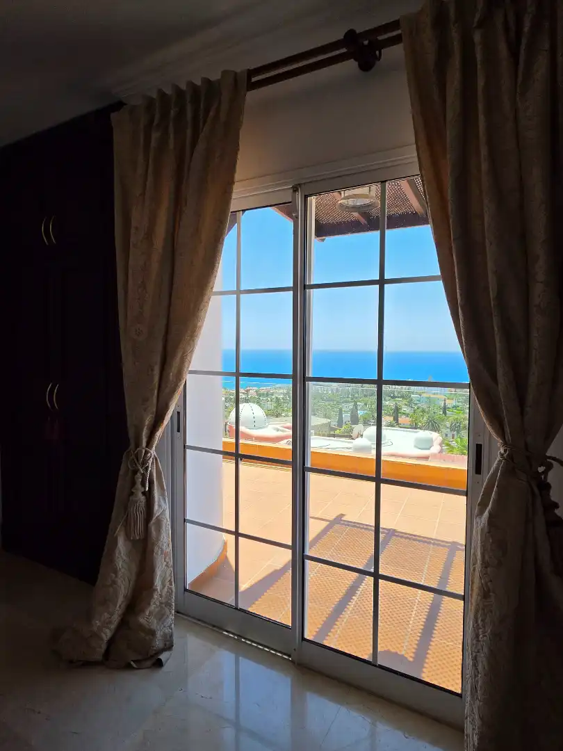 Vista exterior de Casa o chalet en venta en San Bartolomé de Tirajana con Aire acondicionado, Jardín privado y Terraza