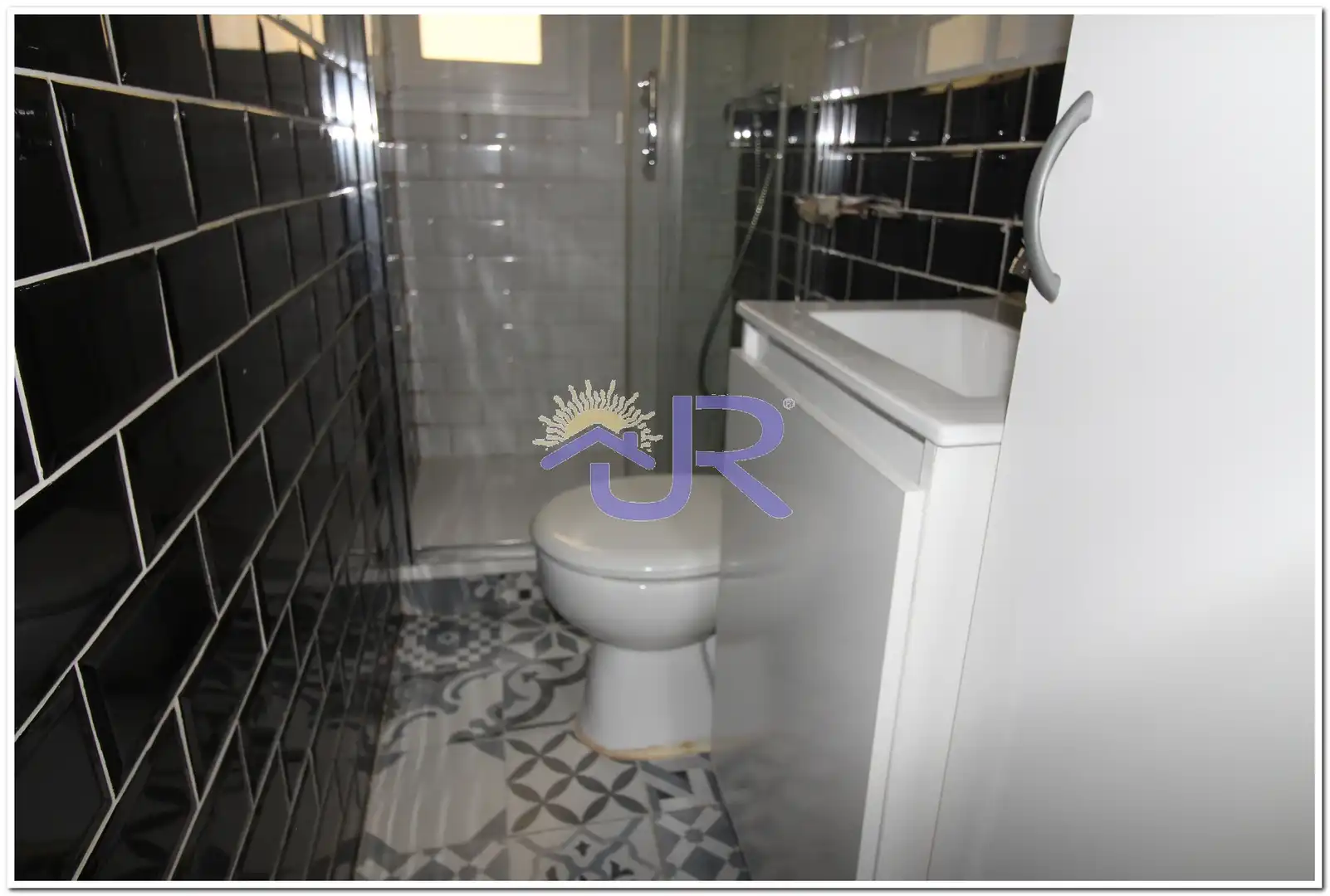 Bathroom of Flat for sale in Madrid
