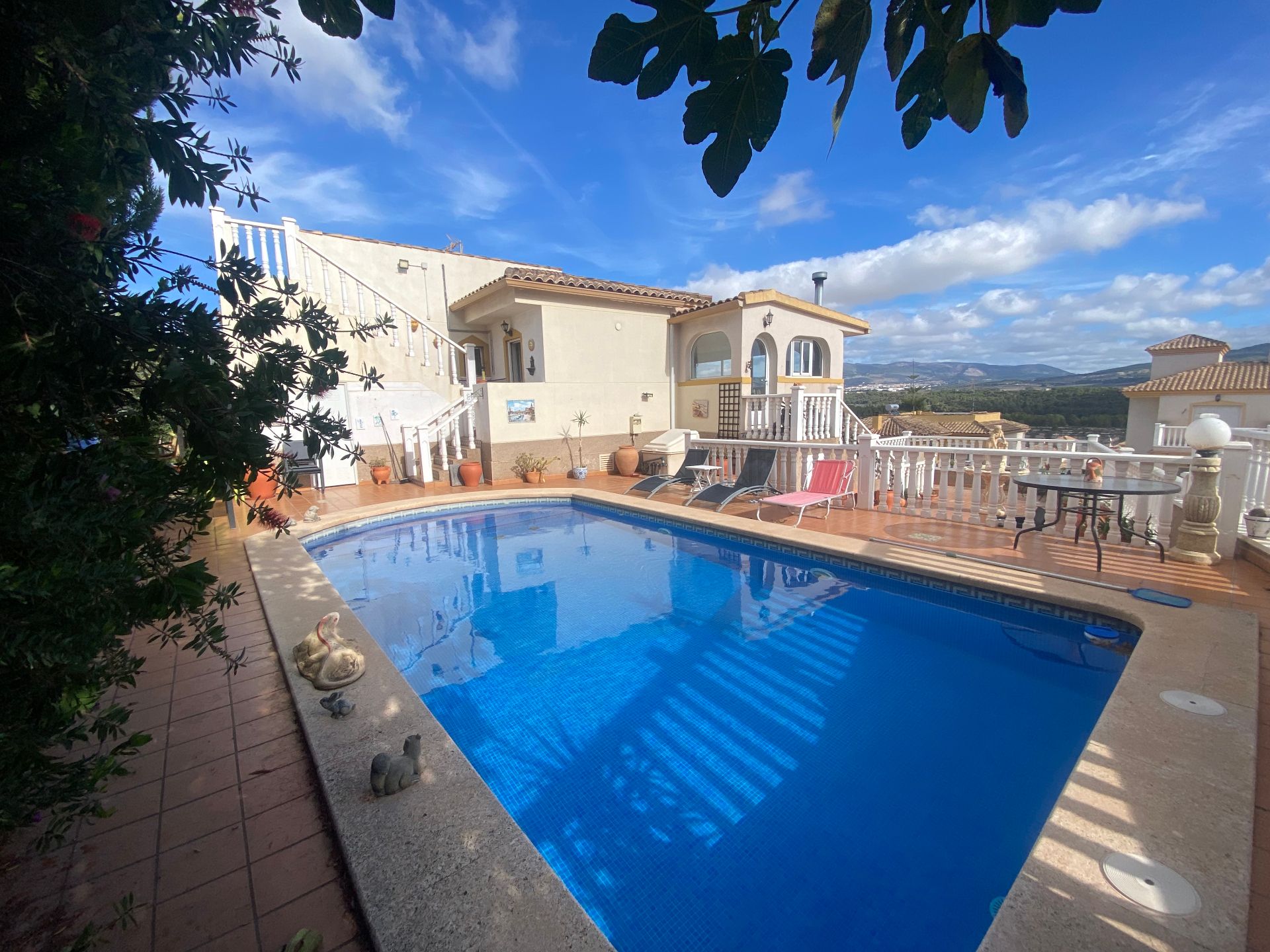 Piscina de Casa o xalet en venda en Castalla amb Jardí privat, Terrassa i Traster