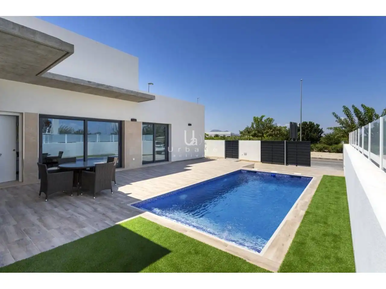 Chalet con piscina en venta en Calle Manuel de Falla, imagen 4