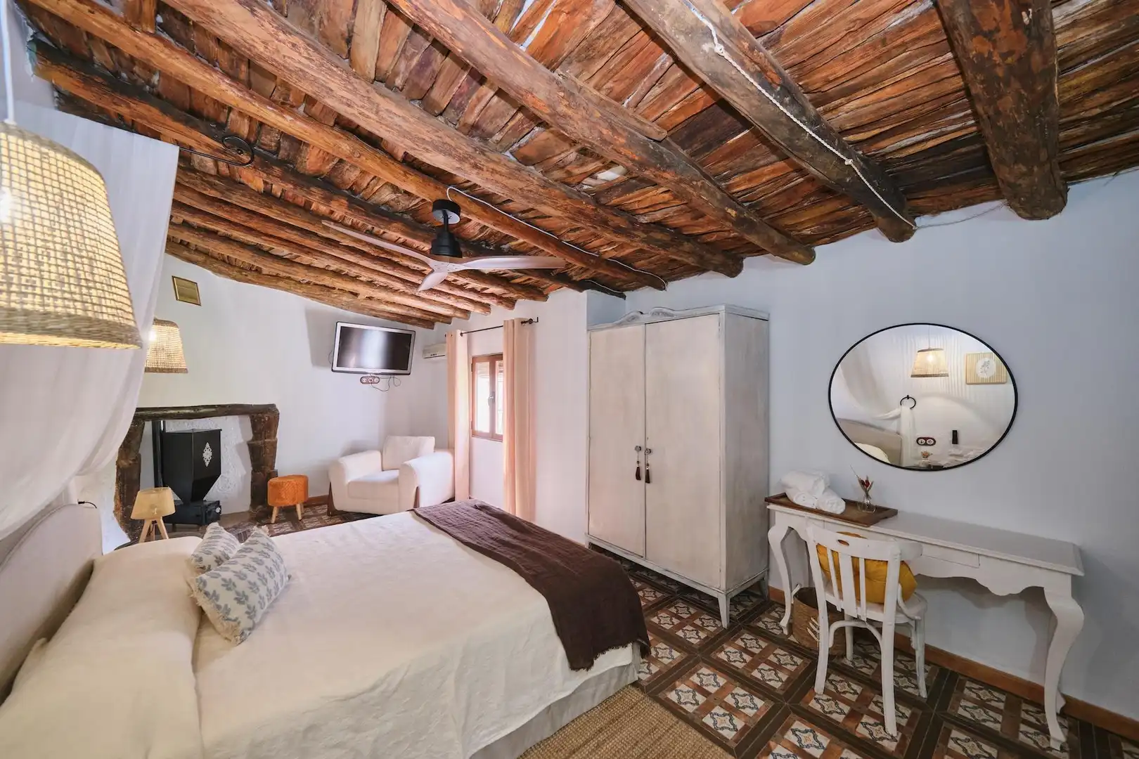 Dormitori de Finca rústica en venda en Fornes amb Aire condicionat, Jardí privat i Traster
