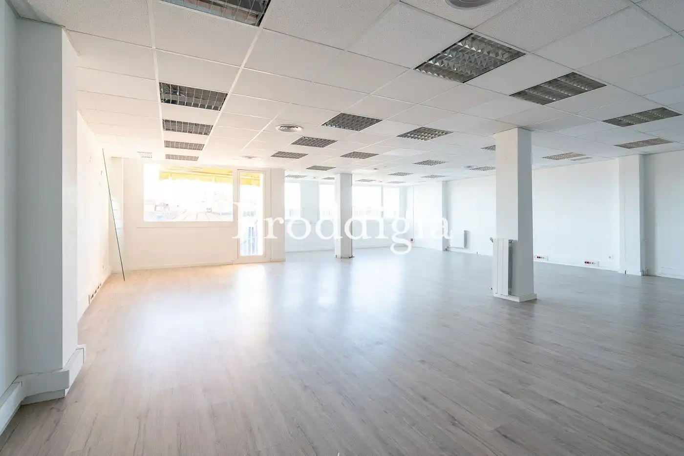 Bureau avec ascenseur à louer à Tuset, imagen 3