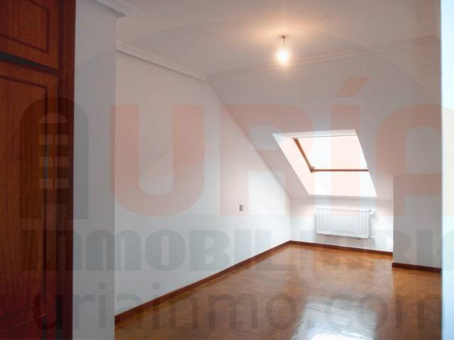 Dúplex en Venta en Calle Fuente de la Plata en Parque del Oeste