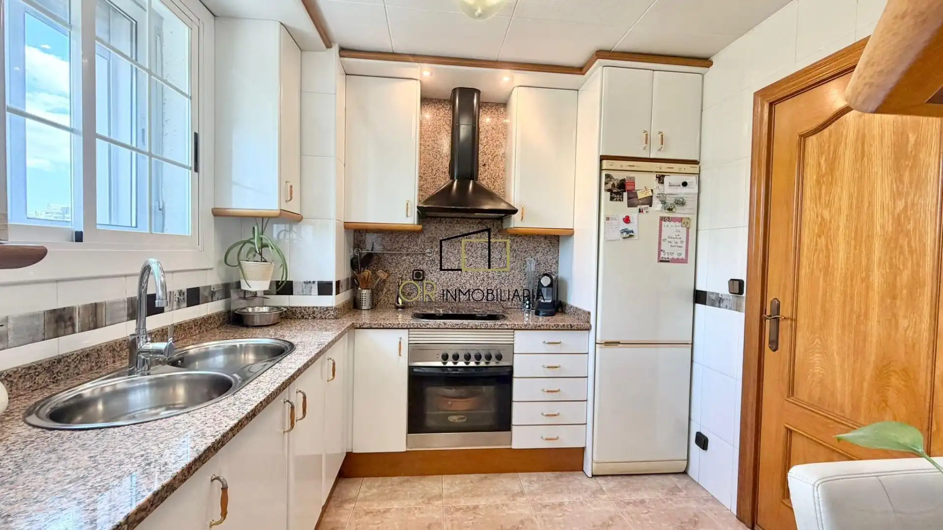Kitchen of Flat for sale in Cornellà de Llobregat  with Air Conditioner, Heating and Parquet flooring