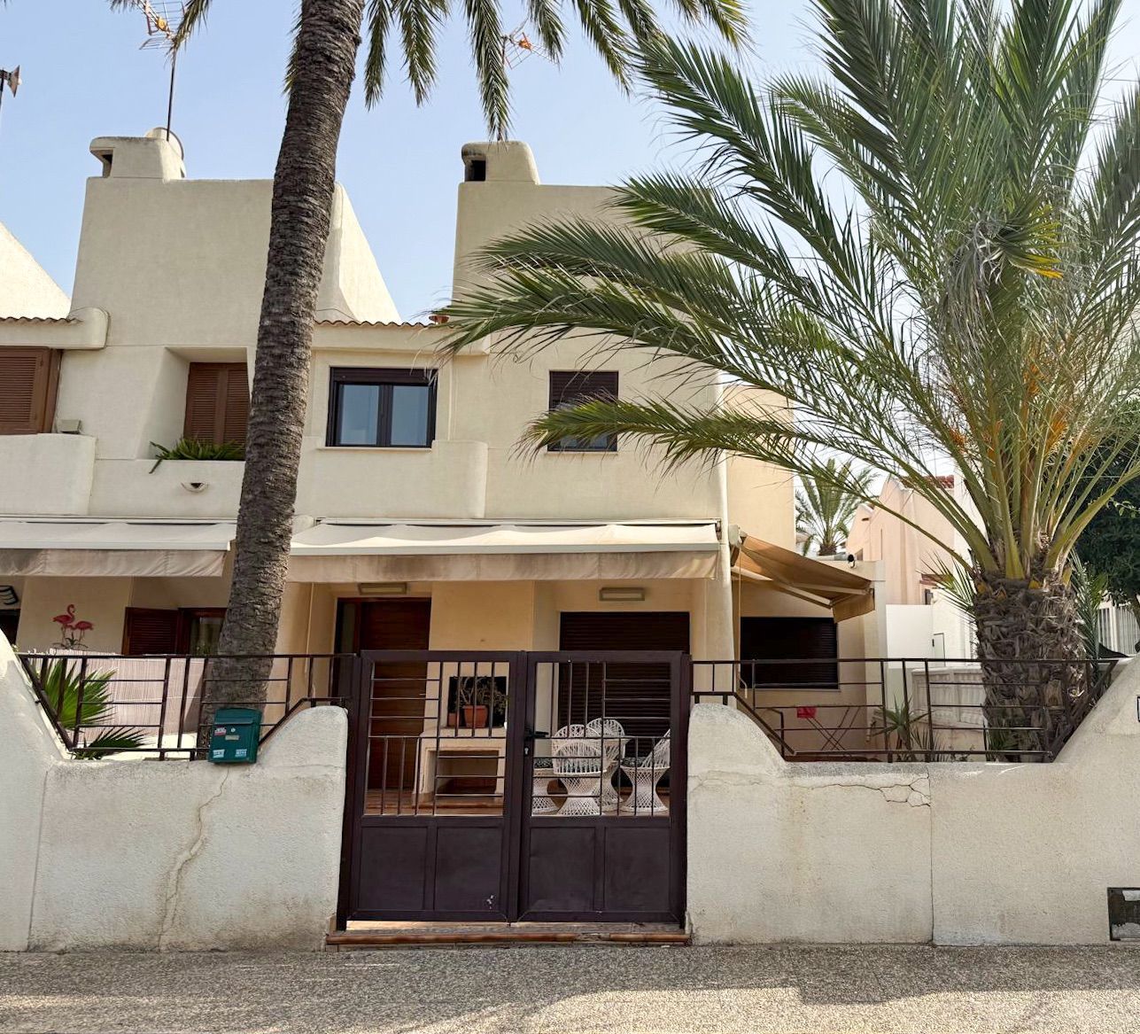 Vista exterior de Casa o xalet de lloguer en Torrevieja amb Aire condicionat, Calefacció i Jardí privat