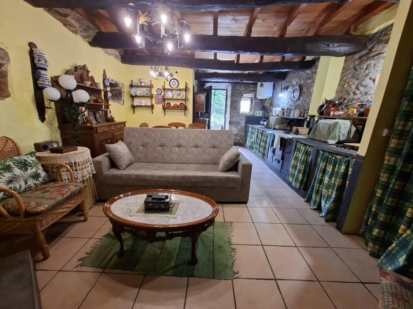 Sala d'estar de Finca rústica en venda en Borrenes amb Terrassa i Balcó