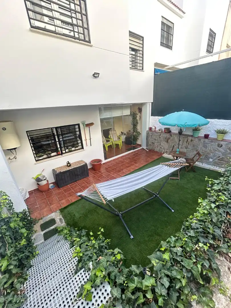 Terrasse von Einfamilien-Reihenhaus zum Verkauf in Torremolinos mit Klimaanlage, Privatgarten und Terrasse