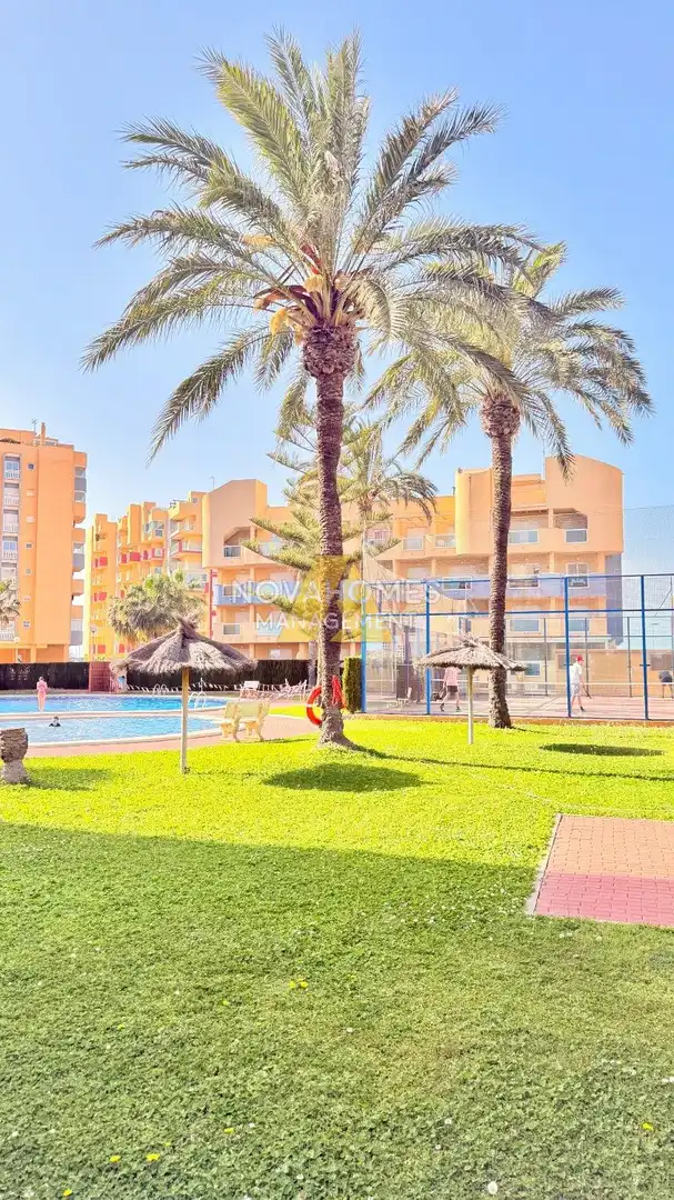 Außenansicht von Wohnungen zum Verkauf in La Manga del Mar Menor mit Klimaanlage, Heizung und Terrasse