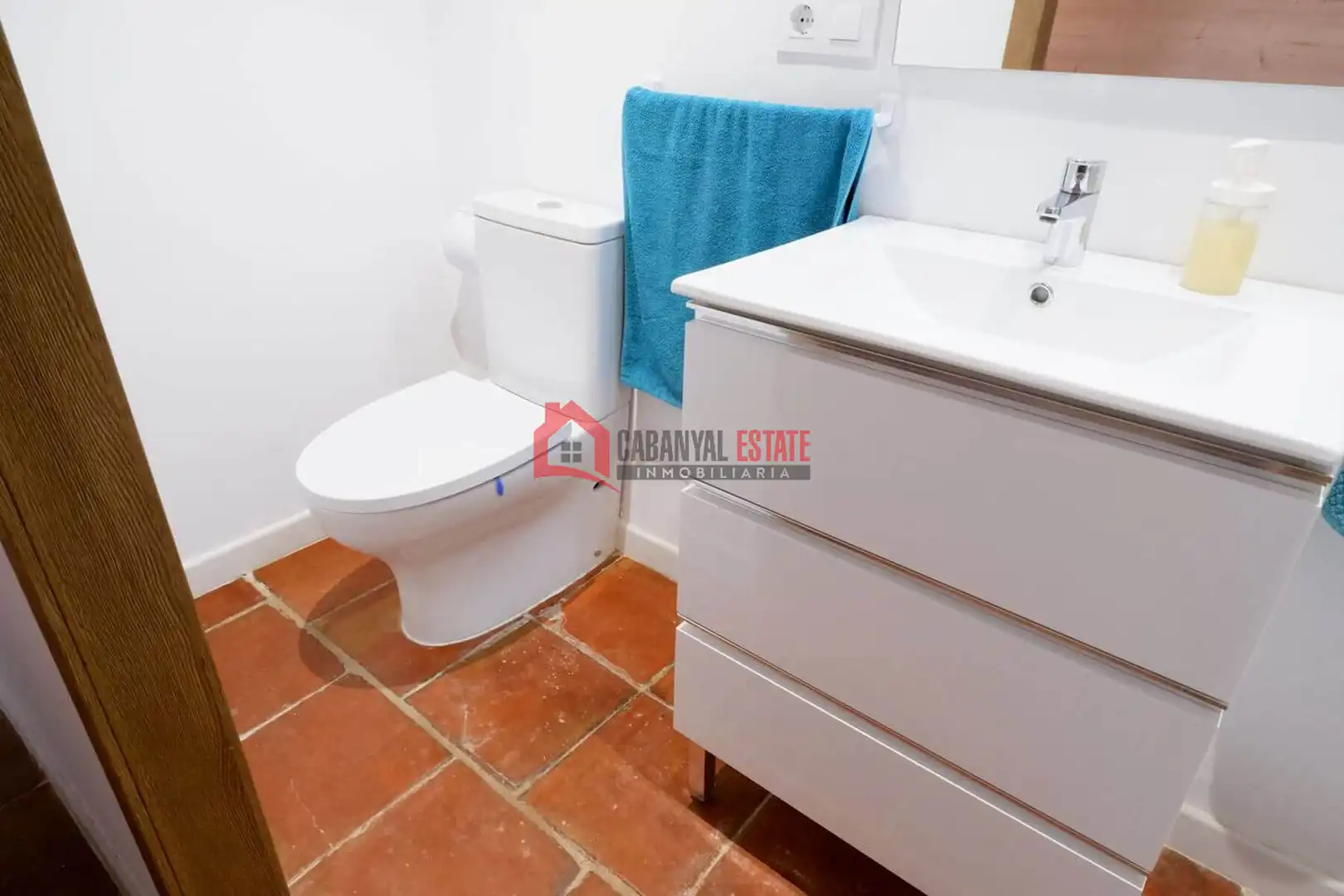 Bathroom of Duplexes for rent in Valencia  with Air Conditioner, Terrace and Furnished