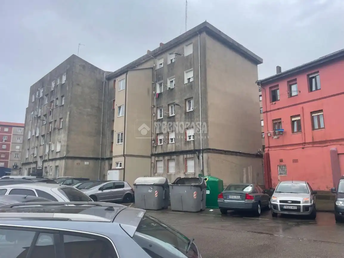 Vista exterior de Piso en venta en Santander