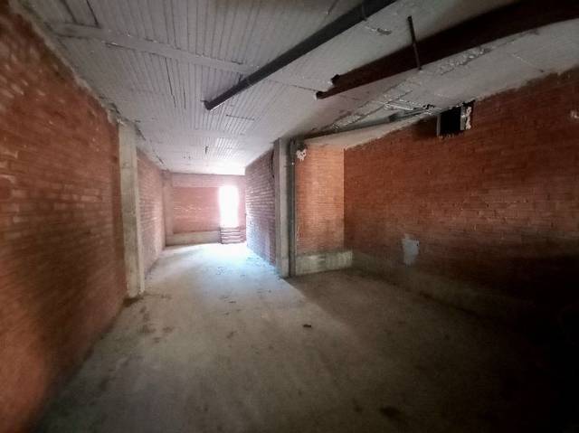 Local comercial en Venta en Calle Lasierra Purroy en Barrio Torrero