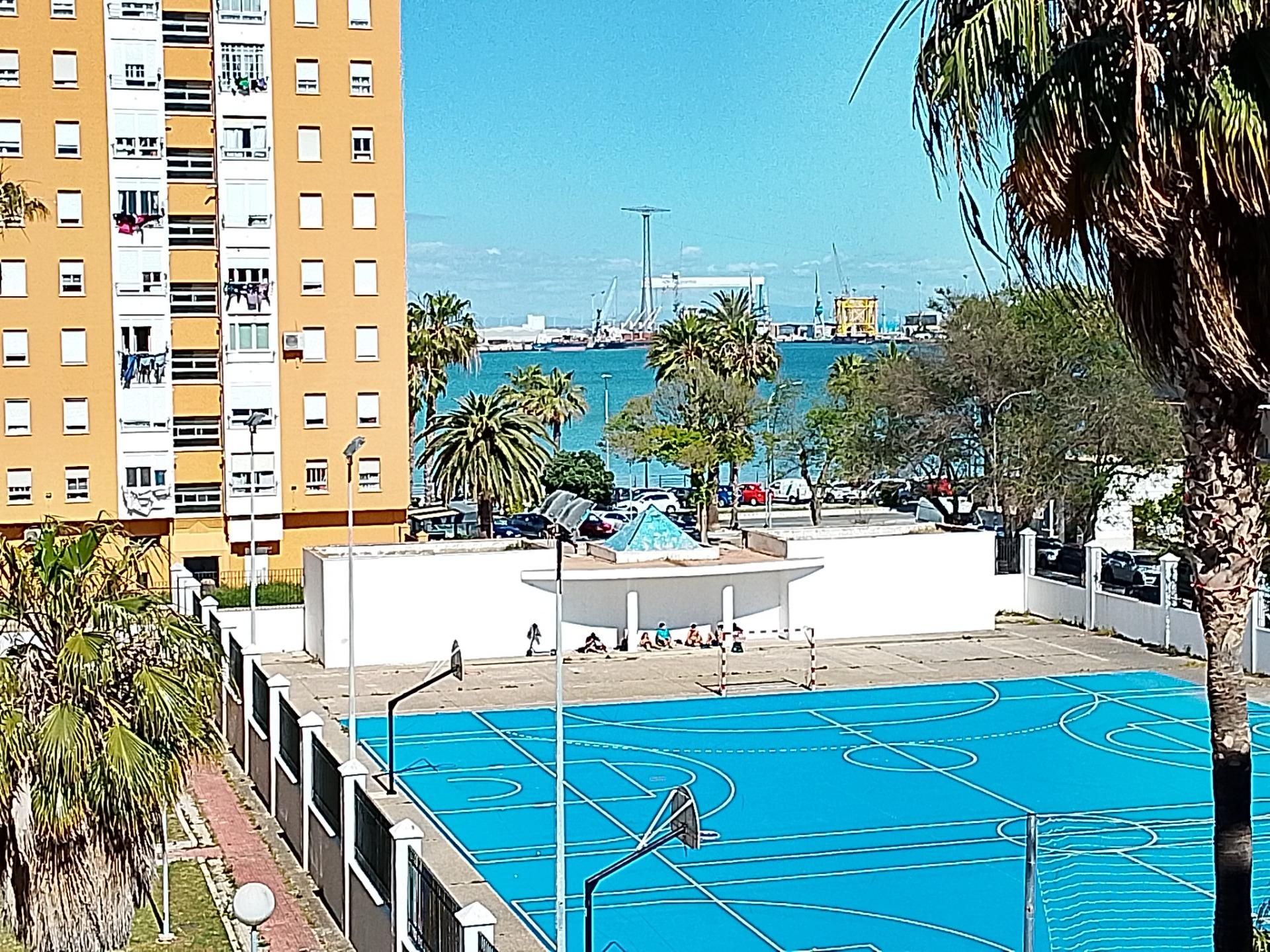 Wohnung zum verkauf in Avenida GUADALQUIVIR, Astilleros - La Paz  - Loreto - El Corte Inglés,  Cádiz Capital