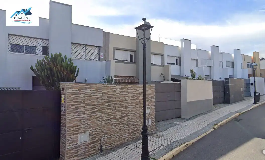Adosado en venta en Calle RAYA REAL, imagen 3