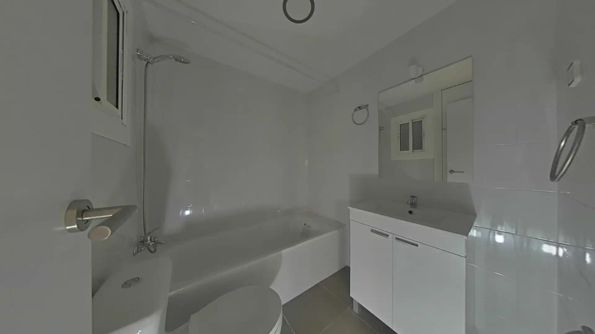 Baño de Piso en venta en Santa Coloma de Gramenet con Parquet