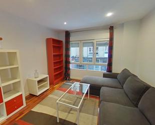 Sala d'estar de Apartament de lloguer en Gijón  amb Calefacció, Parquet i Moblat