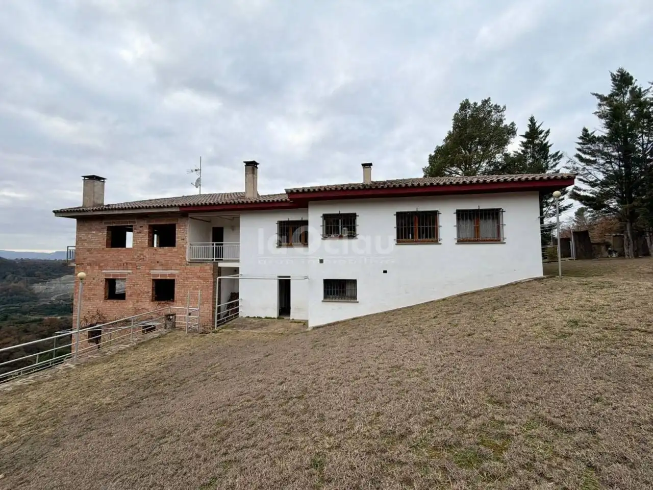 Vista exterior de Casa o xalet en venda en Tavèrnoles amb Jardí privat i Terrassa