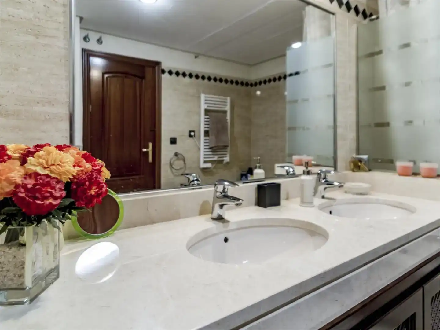 Badezimmer von Wohnung zur Miete in Ojén mit Klimaanlage, Schwimmbad und Balkon