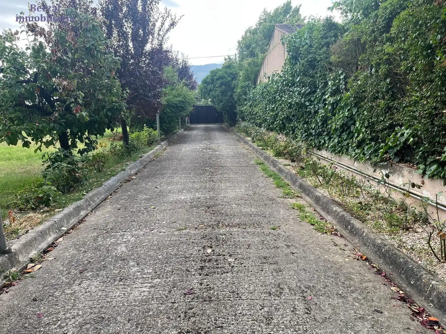 Vista exterior de Casa o xalet en venda en Nalda amb Jardí privat, Terrassa i Traster