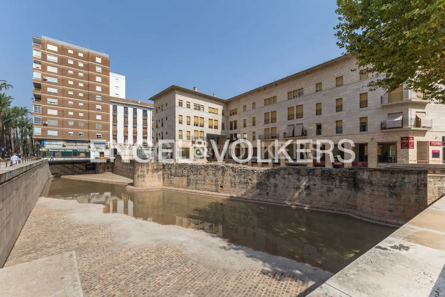 Vista exterior de Dúplex de alquiler en Alzira con Aire acondicionado, Calefacción y Terraza